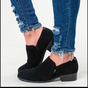 TOMS Shaye Toms